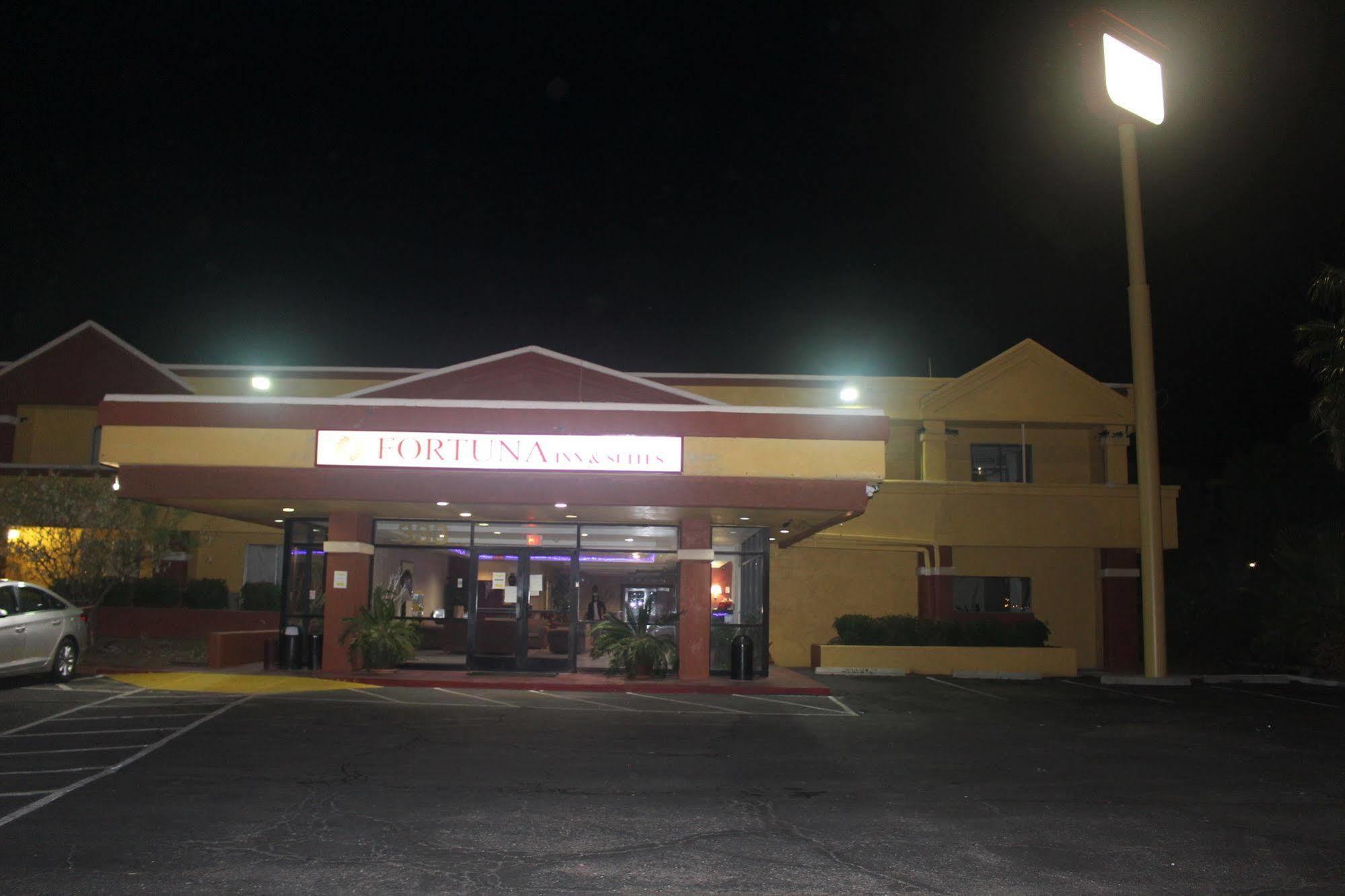 Fortuna Inn And Suites 土桑 外观 照片