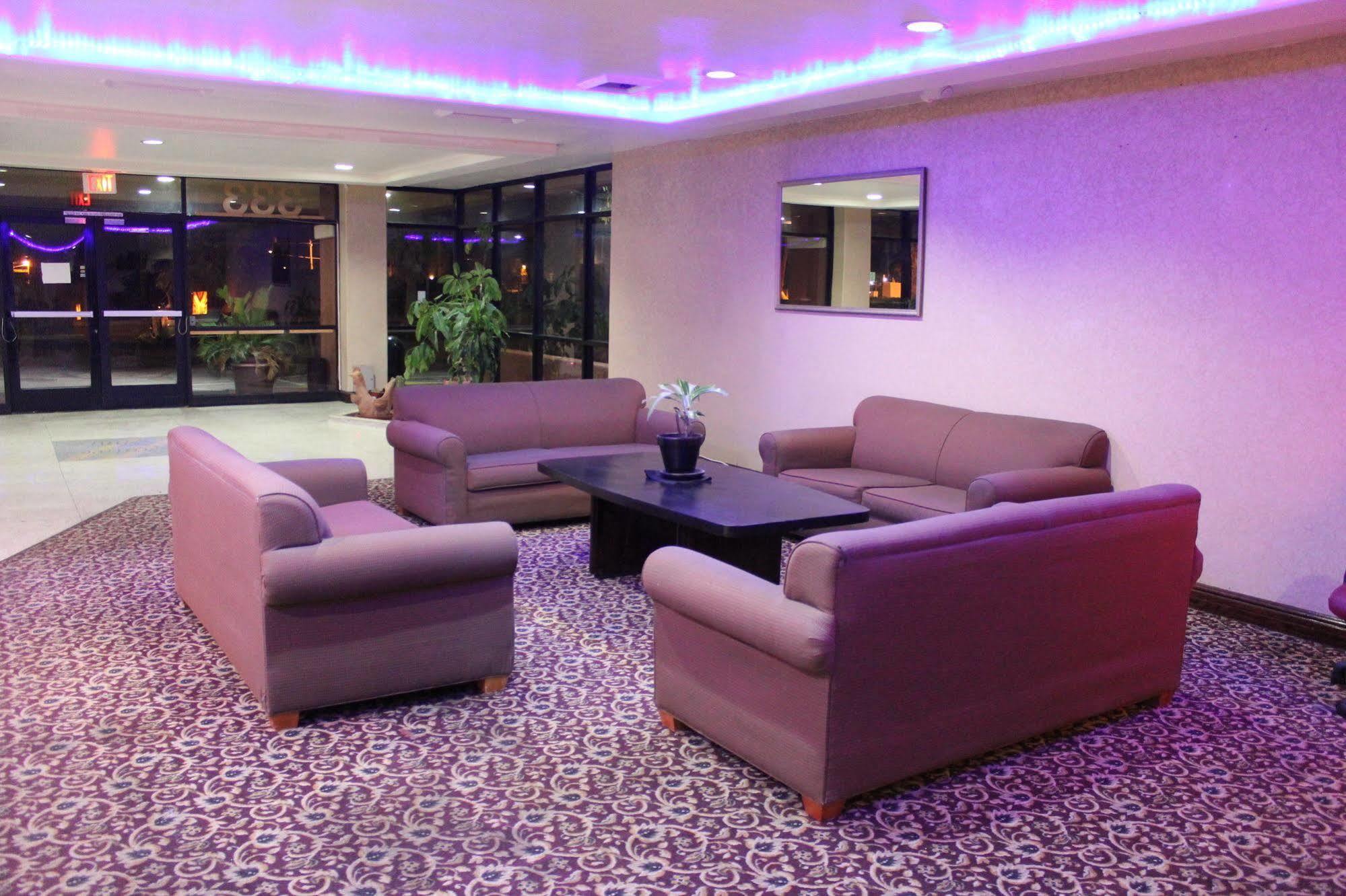 Fortuna Inn And Suites 土桑 外观 照片