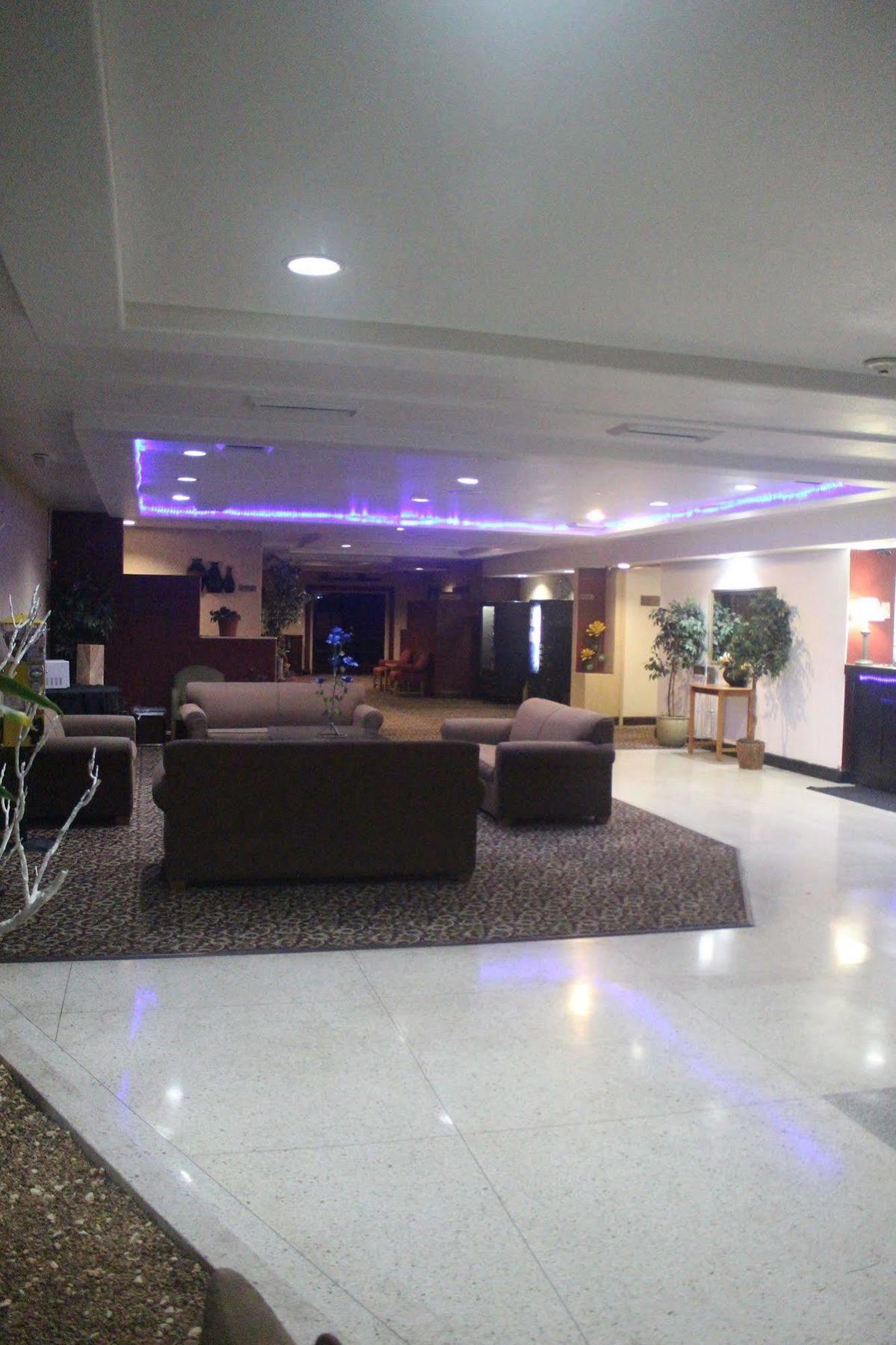 Fortuna Inn And Suites 土桑 外观 照片