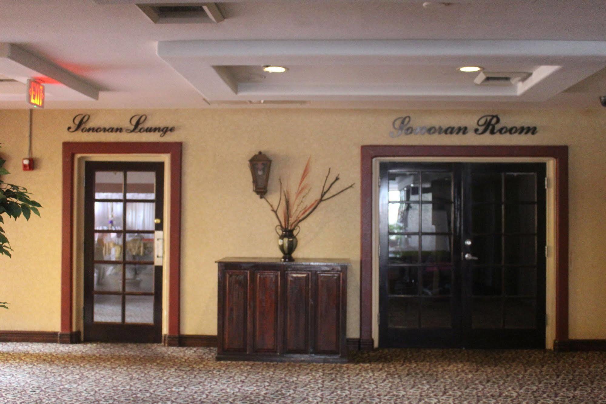 Fortuna Inn And Suites 土桑 外观 照片