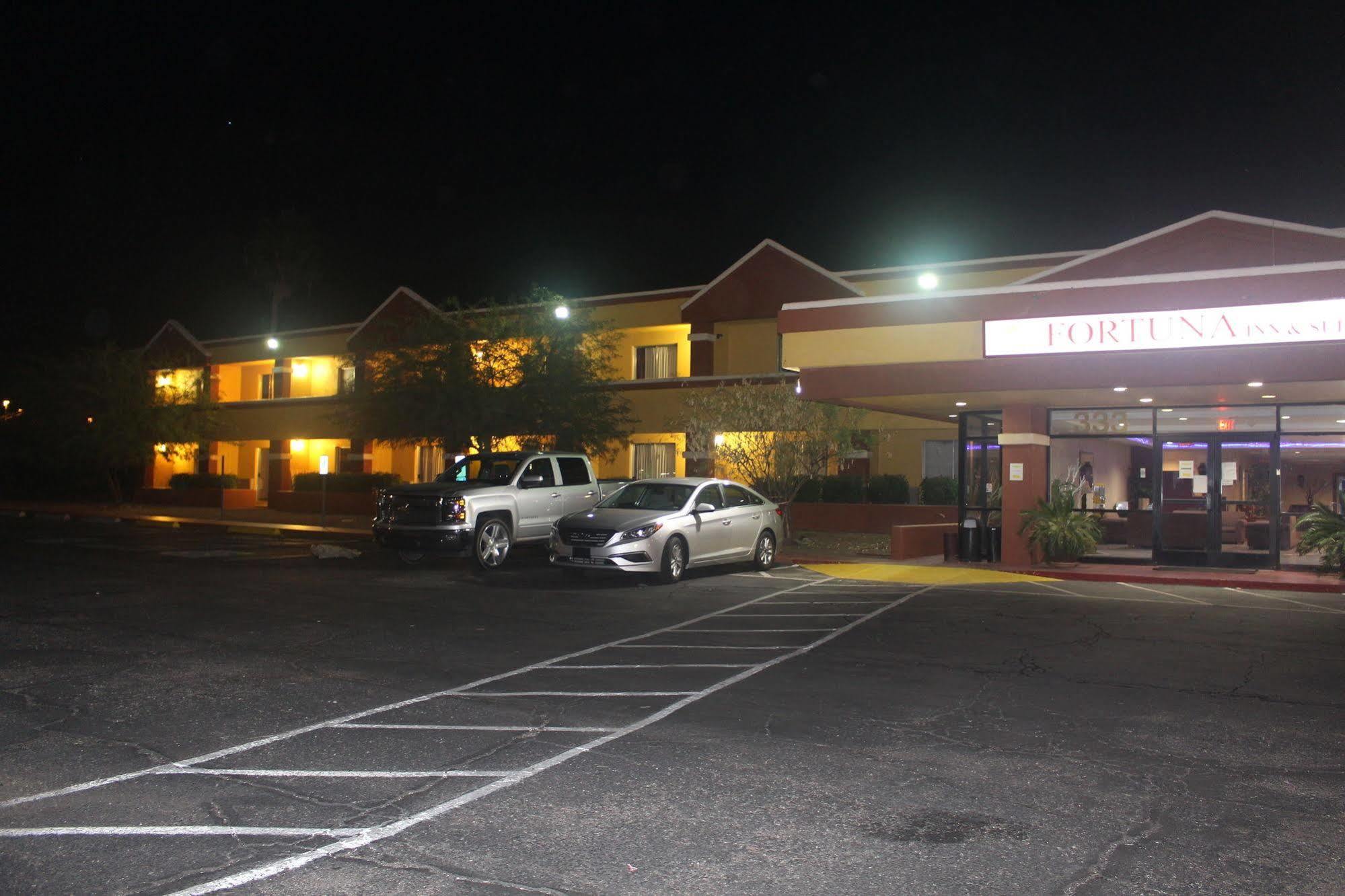Fortuna Inn And Suites 土桑 外观 照片